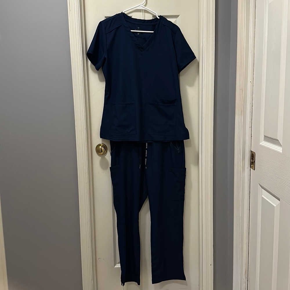 Women’s Medium Petite MedCouture Navy Blue scrub set.